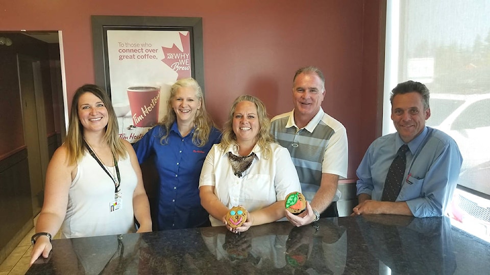 8329890_web1_170907-CVR-N-Smile-Cookies