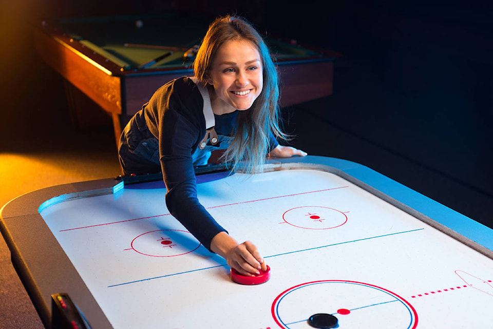 10410586_web1_180201-CVR-C-airhockey