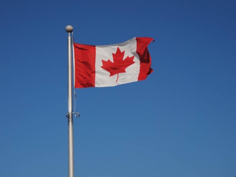10463004_web1_canadian-flag-1381017981QZX-2