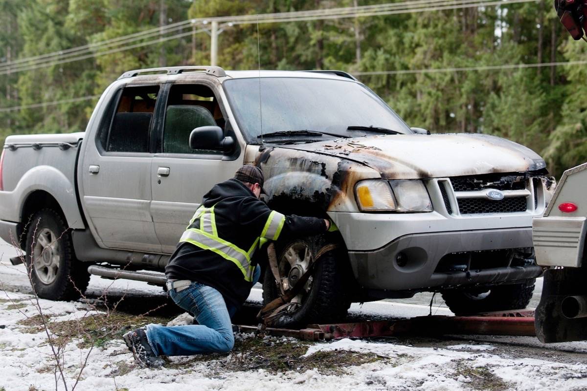 10767648_web1_180225-PQN-M-truck-fire-hwy19-2-feb25