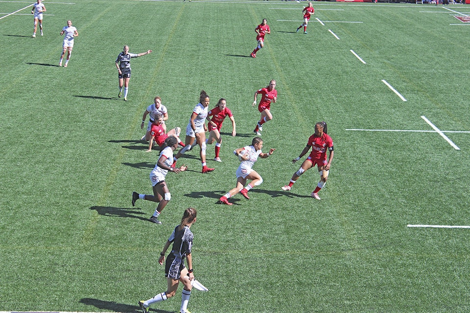 11864624_web1_180516-GNG-WomensSevens1