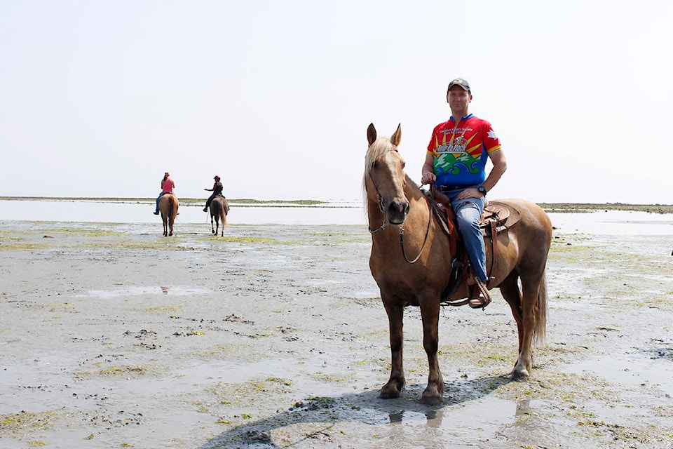 12922681_web1_180729-CVR-cups-for-cancer-beach-ride-4