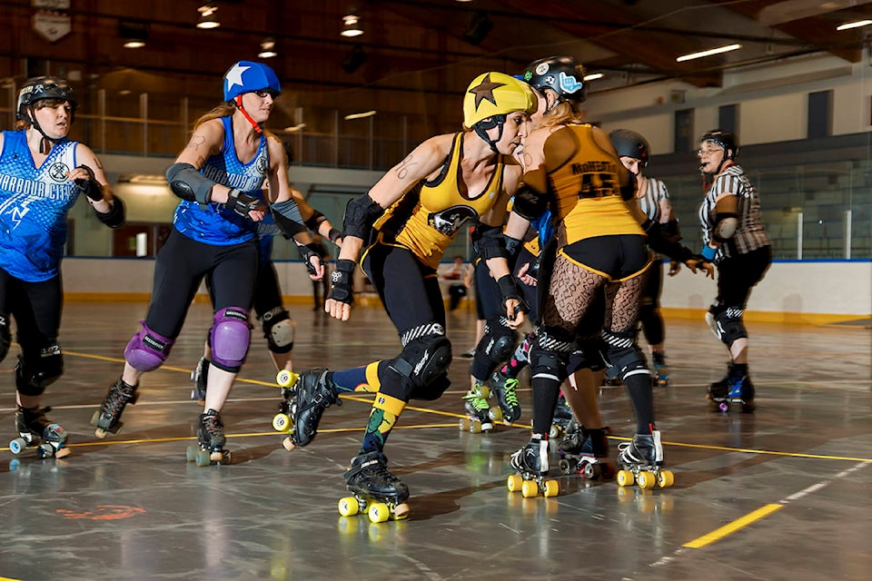 13454377_web1_180911-CVR-S-rollerderby