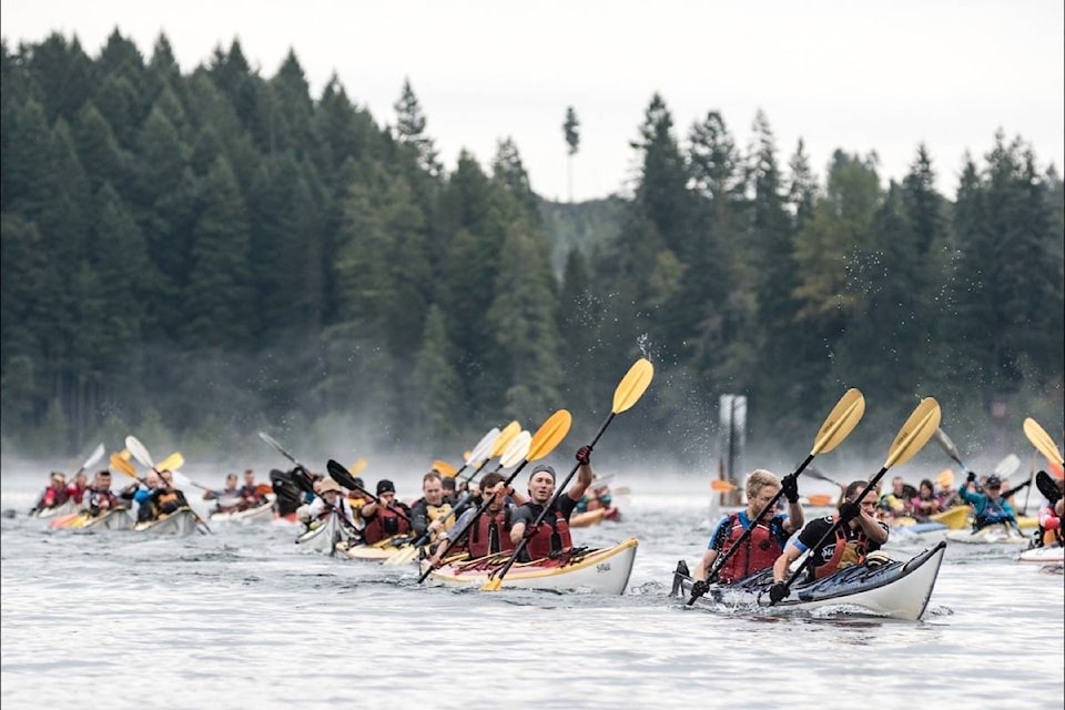 13675173_web1_180924-CVR-M-Team-423-kayak-stage-MOMAR16-by-Dave-Silver