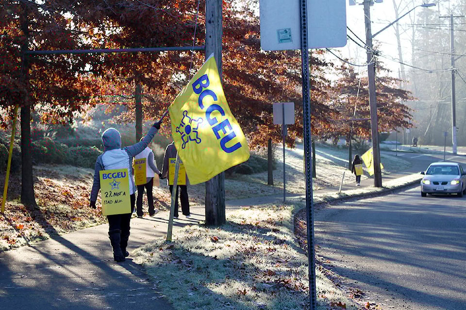 14623917_web1_copy_181202-CVR-N-casaloma-strike