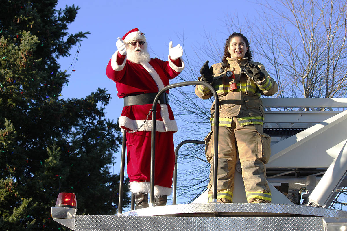 14625107_web1_copy_181202-christmas-parade-1