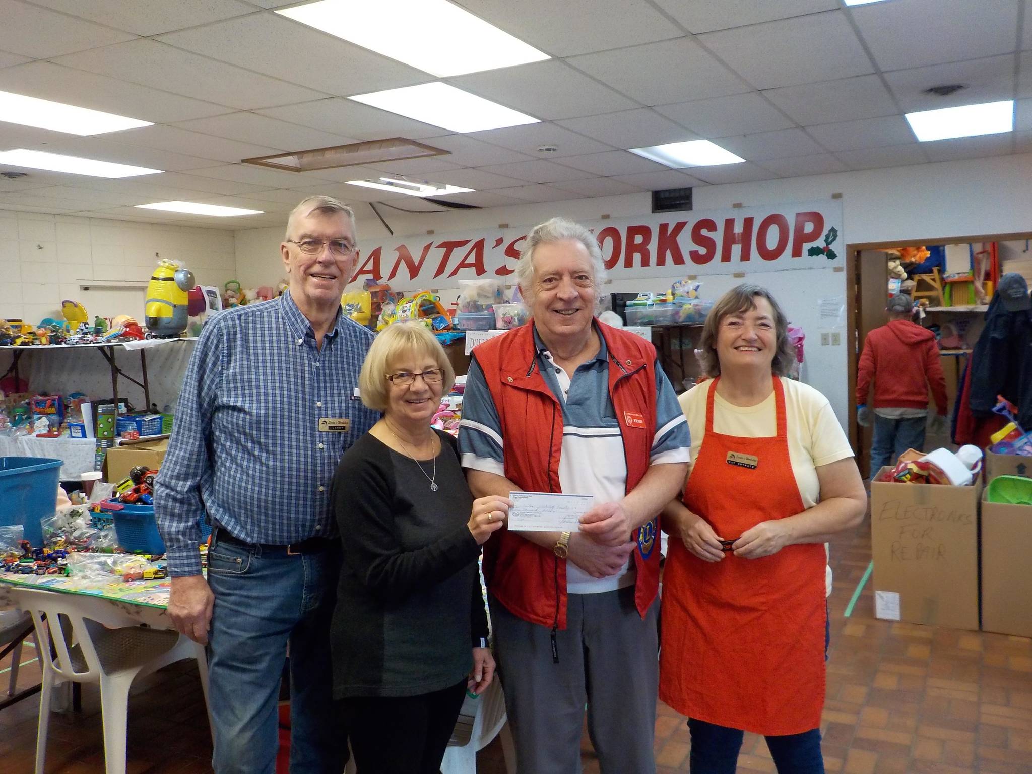 14852141_web1_151220-CVR-GB-Lions-to-Santasworkshop-CHRISTMAS