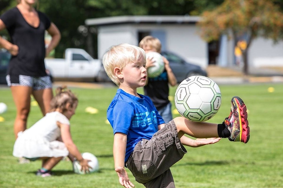 15269208_web1_190124-CVR-M-soccer-Lewis-Park-2018