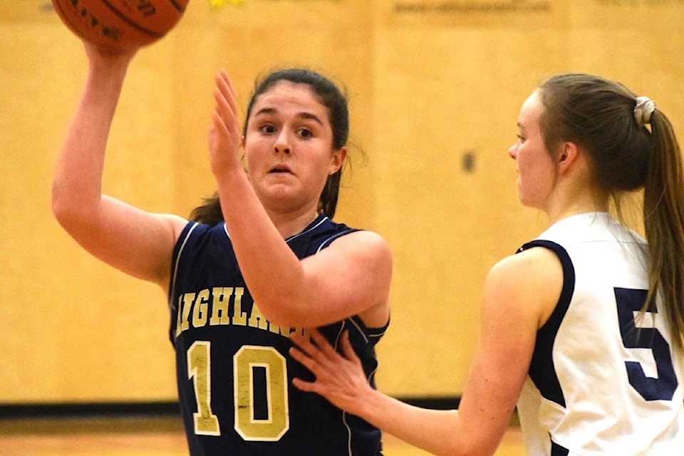 15497882_web1_190211-CVR-M-highland-vs-ladysmith-feb7-2