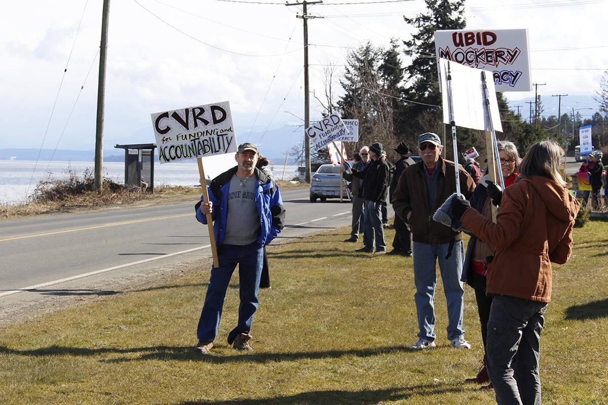 15868698_web1_190307-CVR-N-ubid-protest-2