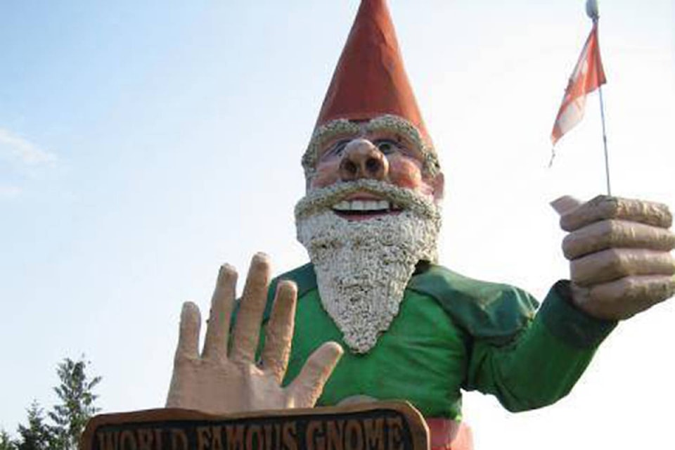 16125156_web1_howard-the-gnome-small--1-