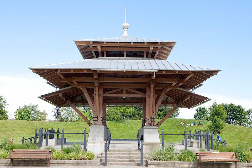 17137132_web1_190606-CVR-C-Simmsparkgazebo