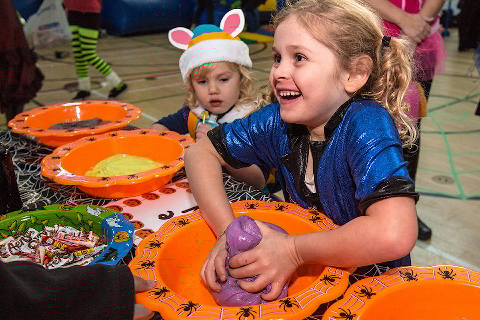 18953680_web1_191024-CVR-C-Halloween-Party