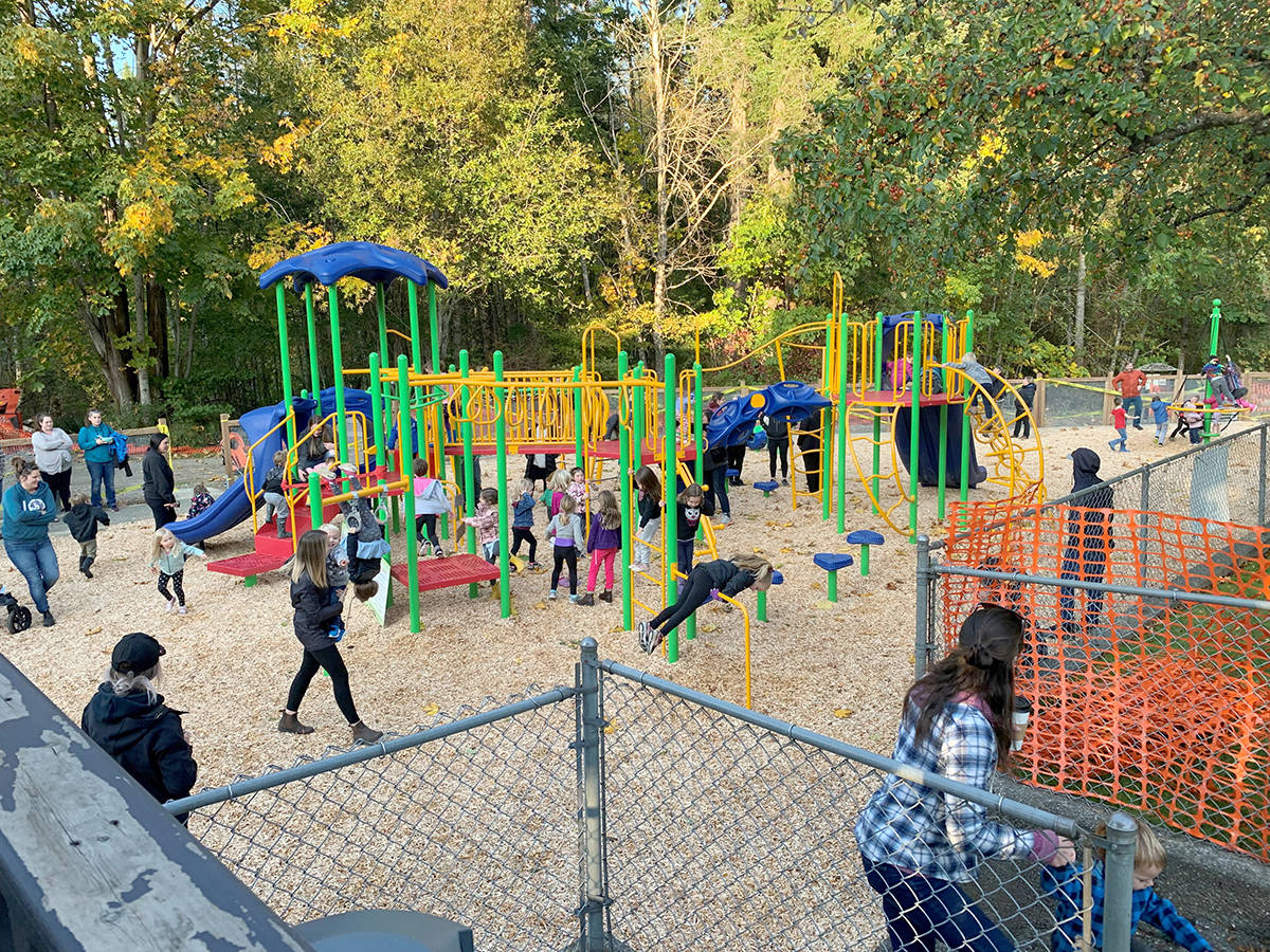 18975793_web1_191016-CVR-Black-Creek-playground2