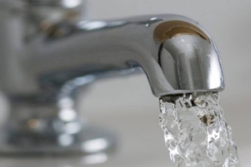 19162064_web1_16291483_web1_13328764_web1_180320-LAT-M-Water-fountain