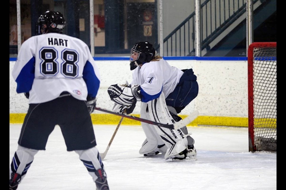 20966633_web1_200319-CVR-S-womenhockey-1_1