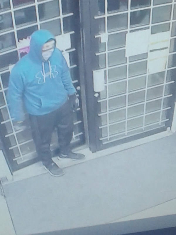 21374712_web1_200426-CRM-armed-robbery-bigrockliquor_2