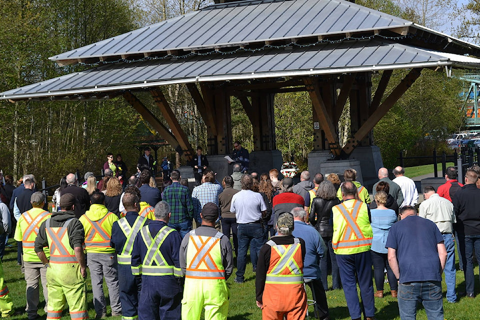 21383791_web1_200429-CVR-N-DayofMourning-1_1