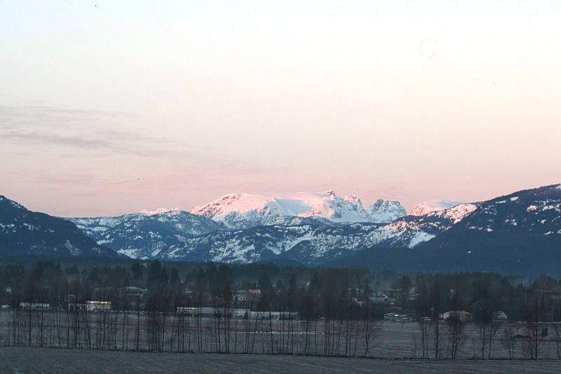 22109278_web1_180807-CVR-N-Comoxvalley