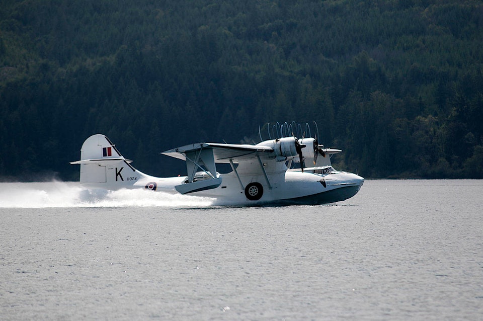 22370231_web1_200806-LCO-Catalina-flying-boat-lake-cowichan_1