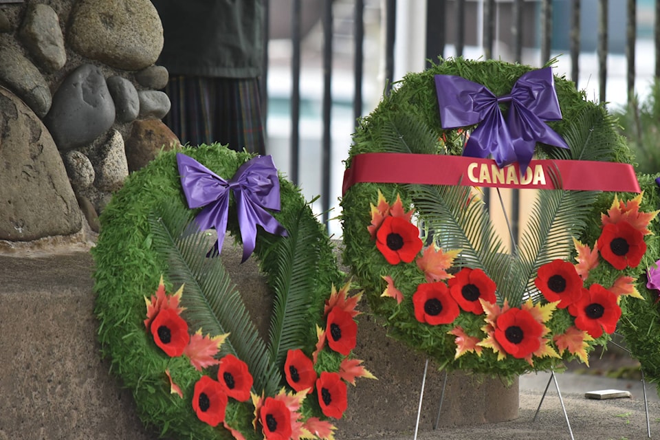 23170865_web1_201104-CVR-cenotaphwreath_1