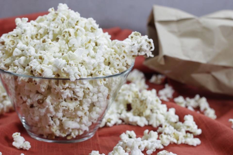 23806131_web1_popcorn-782310_960_720