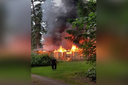 25490030_web1_210616-CVR-CmxFire-fire_1