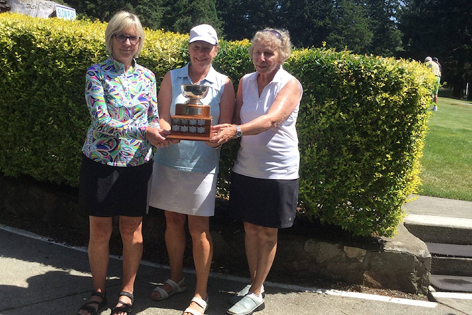 25832090_web1_210714-CVR-S-Comoxgolf-McQuinn_1