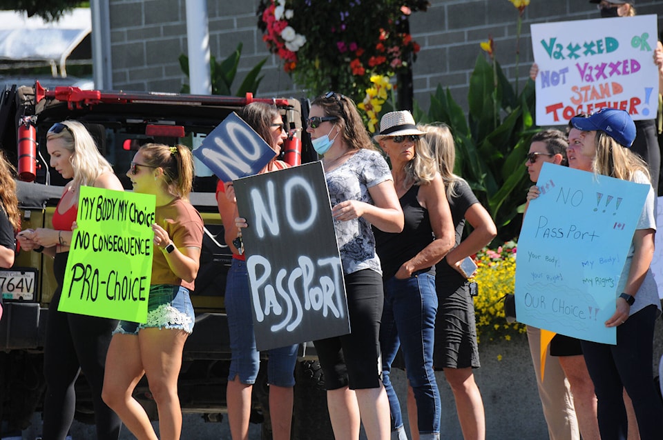 26620183_web1_210908-AVN-anti-vax-protest-Alberni-anti-vax_1