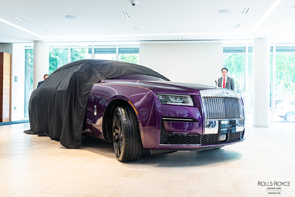 26740370_web1_211006-TodaysDrive-RollsRoyce-Ghost_1