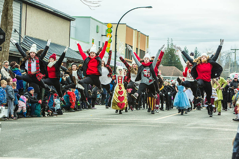 26785315_web1_211020-CVR-C-santaparade-1_1