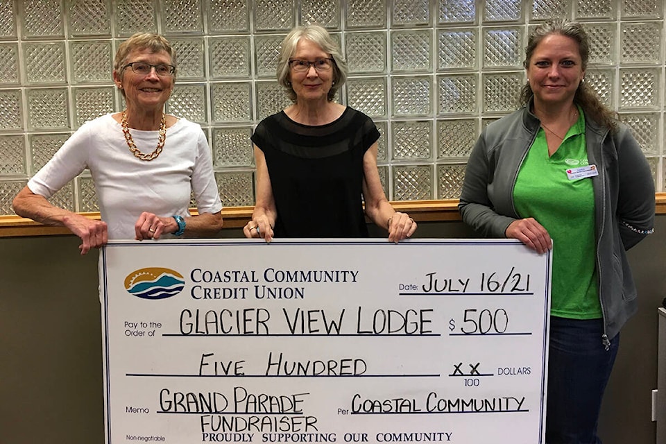 27035534_web1_211103-CVR-C-givingback-1_2