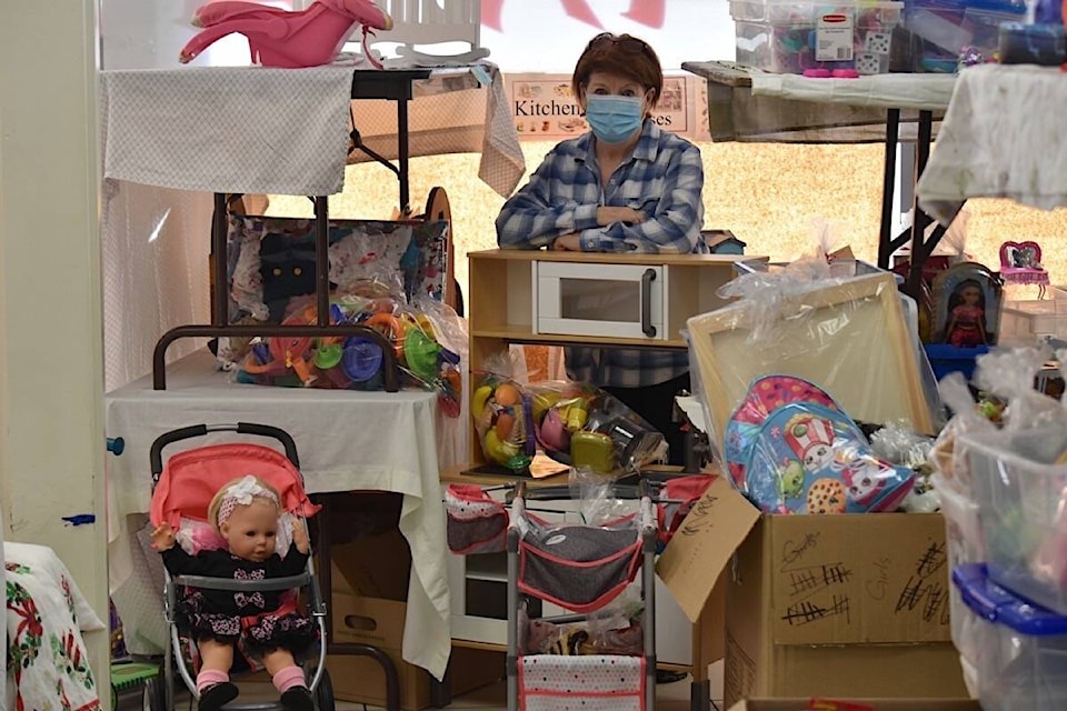 27889298_web1_211215-CVR-C-Santa-Workshop-1_1