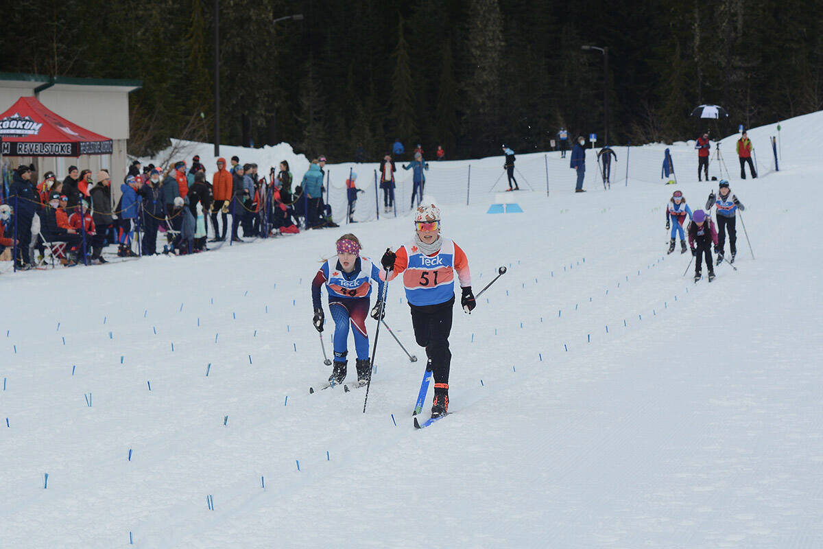 27889862_web1_220126-CVR-S-xcski-1_2