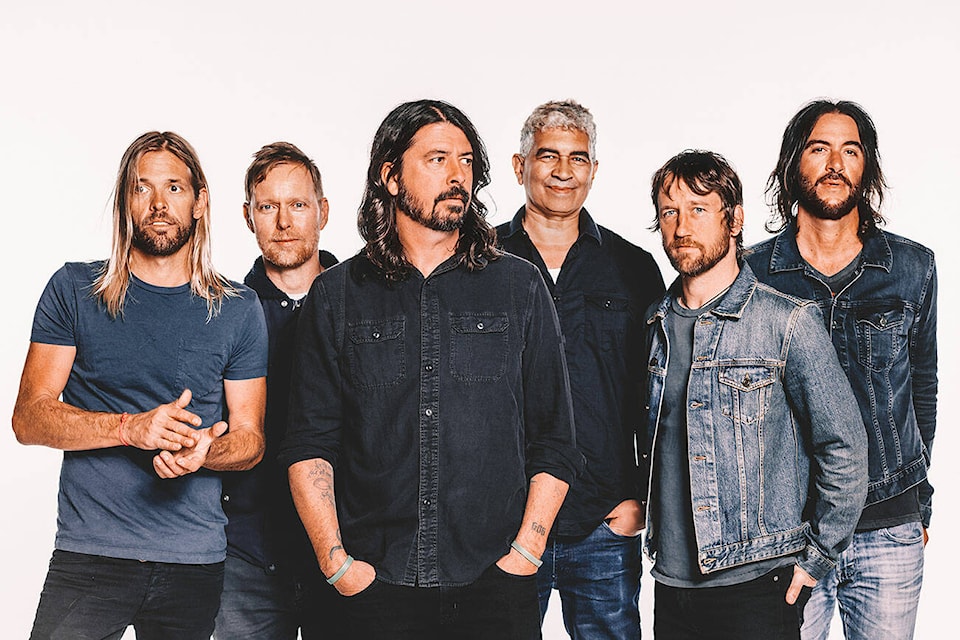 28155267_web1_FooFighters-sea-180829