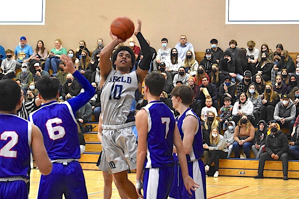 Temwa Mtawali is pictured during Saturday’s Island championship win over St. Michaels University School of Victoria. The host Isfeld won 85-71. Both teams advance to the B.C. AAA championship in Langley. Scott Stanfield photo