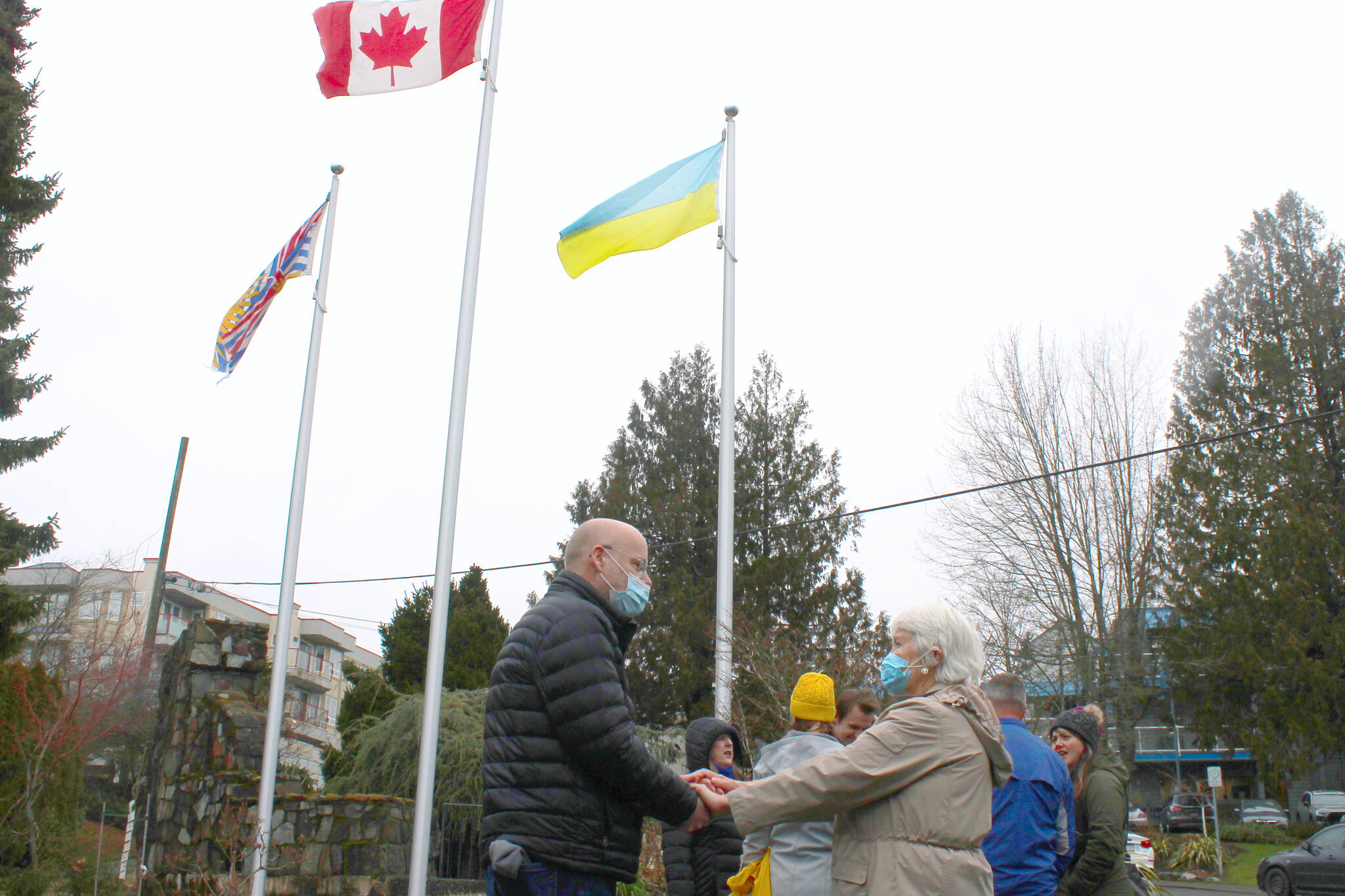 28296589_web1_copy_220302-CVR-N-StandWithUkraine-comox_1