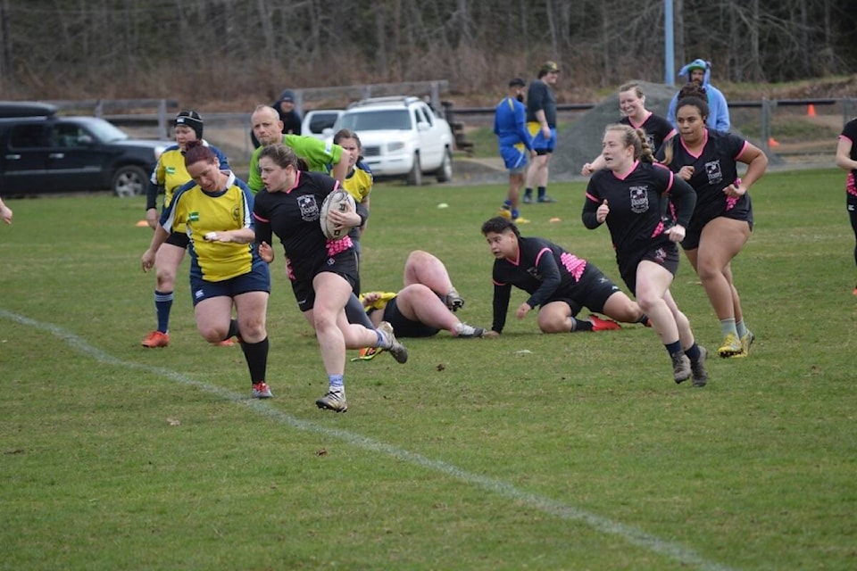 Winger Liz Adams on a run against Chilliwack, Saturday at Cumberland Village Park. Photo by Kai Mills