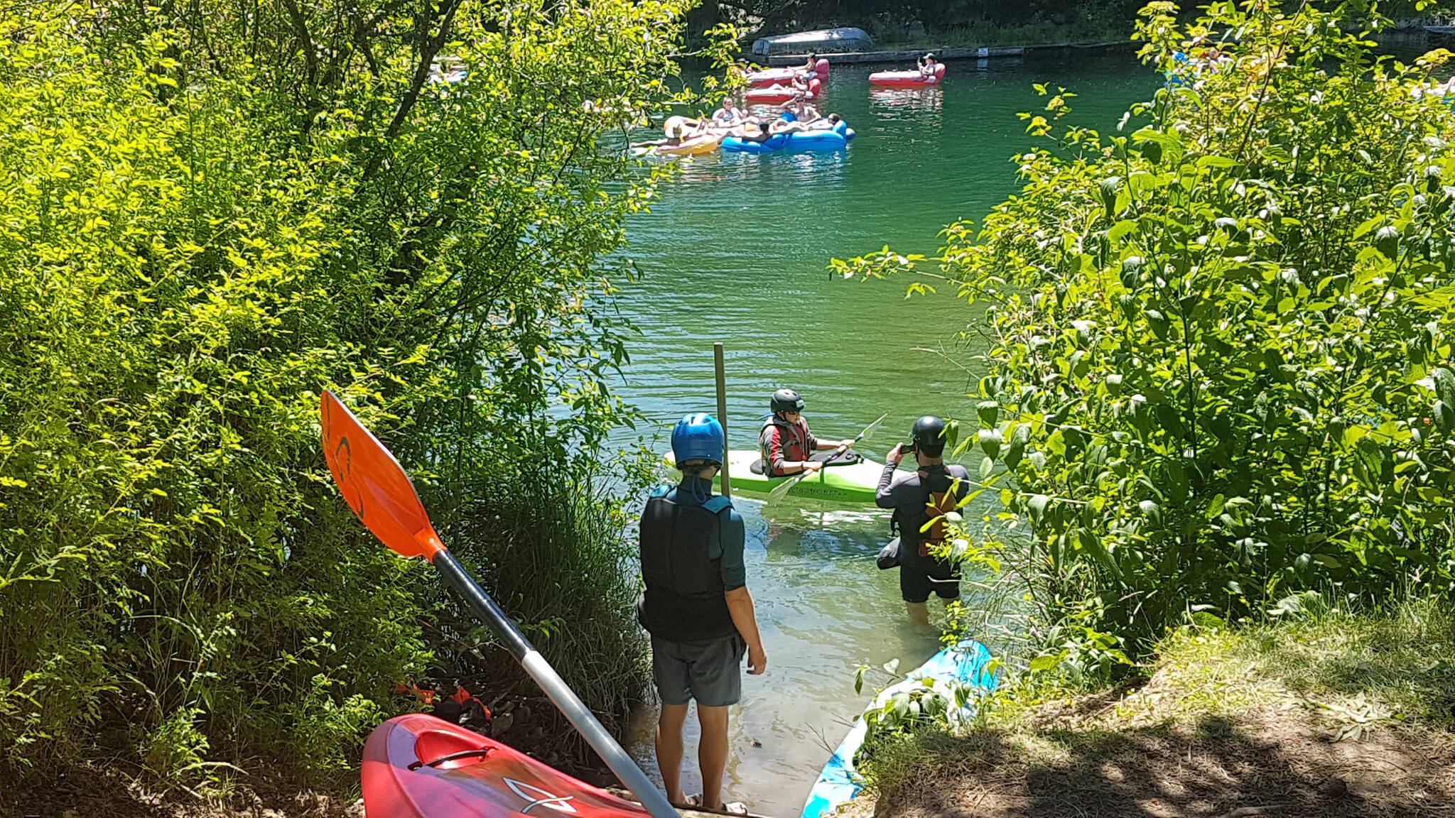 29587992_web1_220630-LCO-be-careful-tubing-paddlers_1