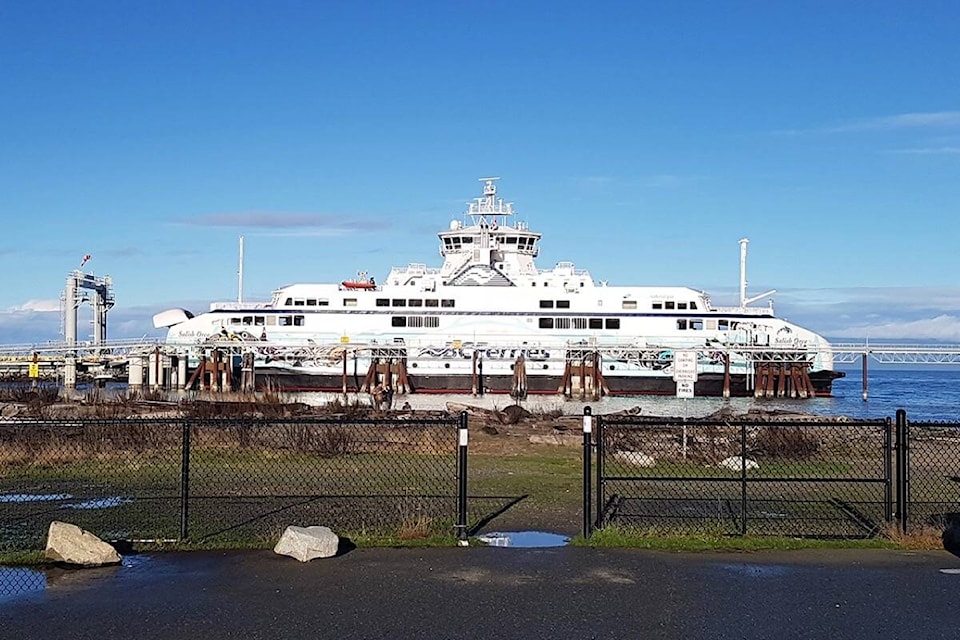 29761311_web1_220126-CVR-Ferry-comox_1