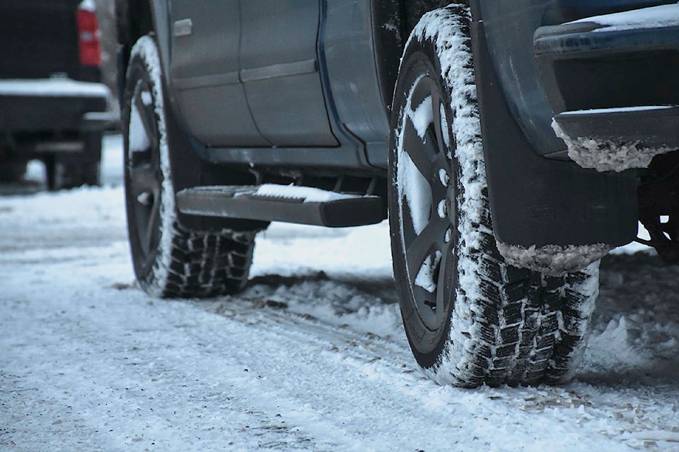 30556446_web1_2001116-LAT-snow-tire-delay-_1