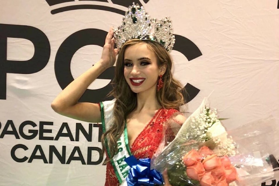 31067872_web1_221117-VNE-MissEarth-Layanna_1