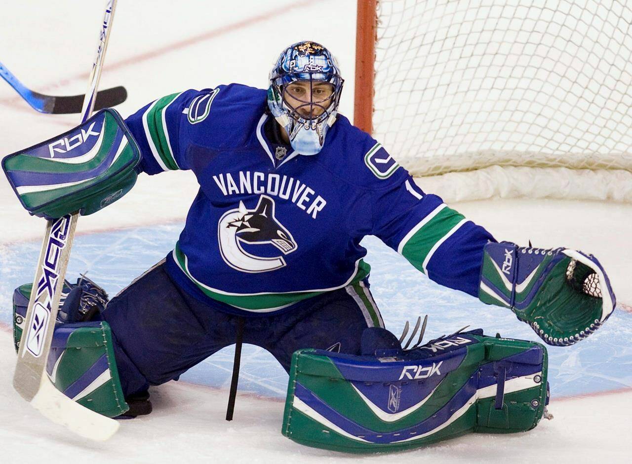 Roberto Luongo retires after 19-year NHL career