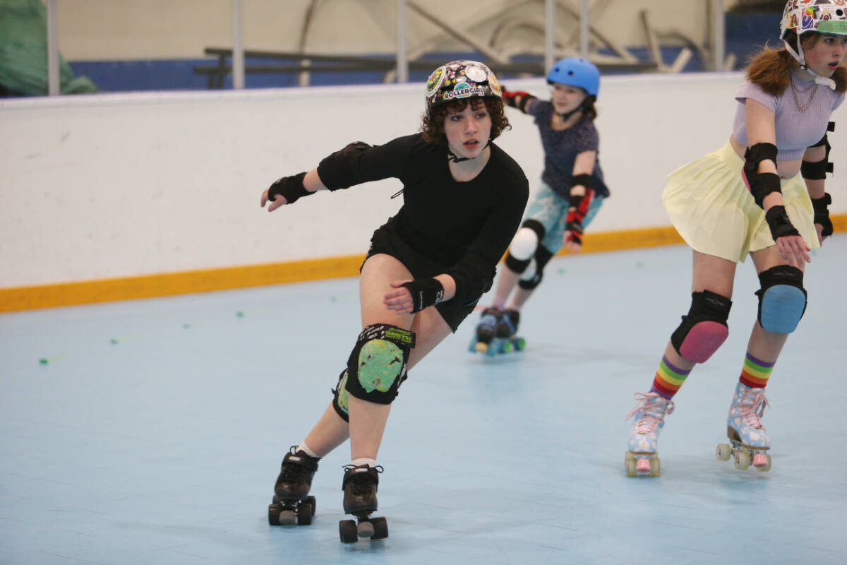 I just started yelling': Vancouver Island teen makes national roller derby  team - Comox Valley Record