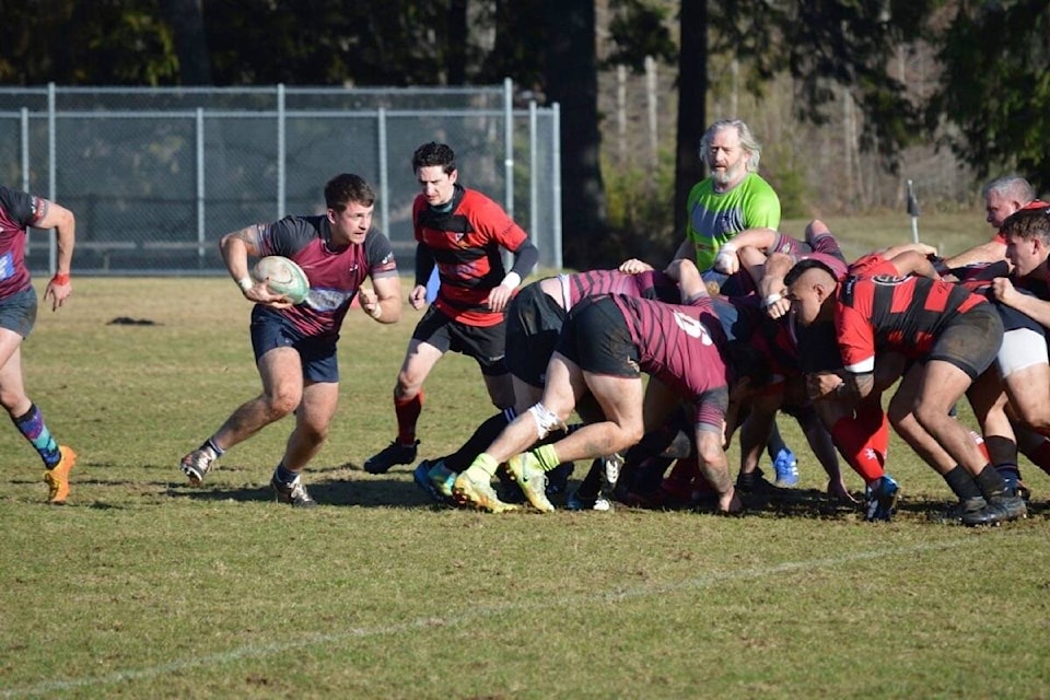 8th man Joe Barker executes a pick-and-go Saturday at Cumberland Village Park. Photo Viktor Davare