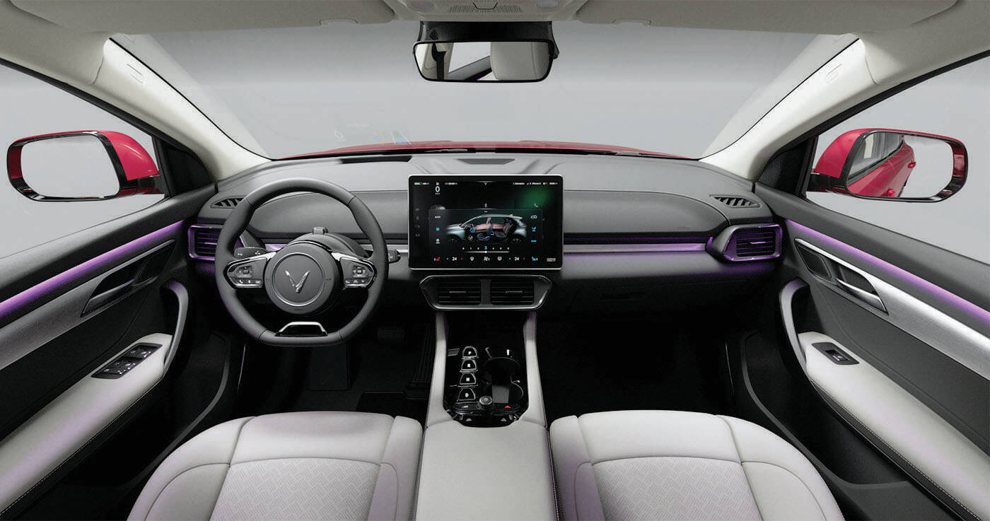 The VF 8s dash is highlighted by a rather complex and all-encompassing 15.6-inch touch-screen that includes the gauge cluster (there are no gauges behind or above the steering wheel). PHOTO: VINFAST