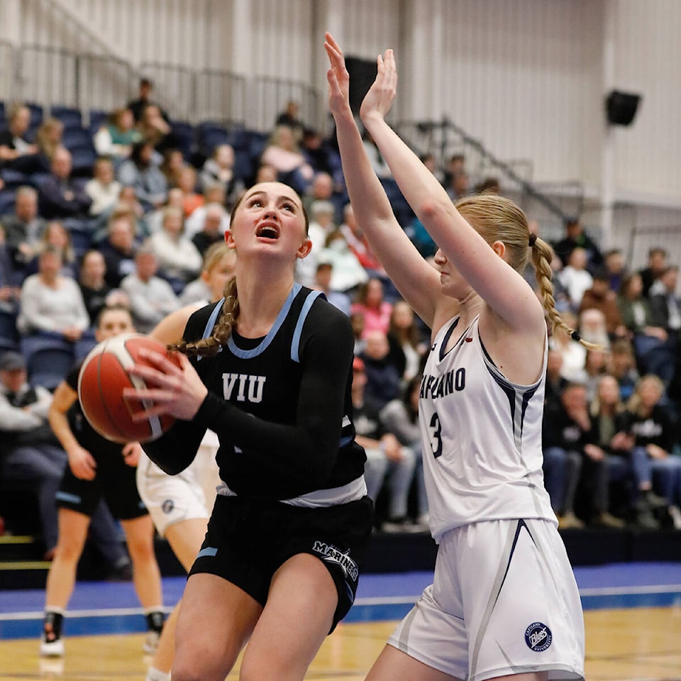 32050690_web1_230308-NBU-viu-basketball-pacwest-1_2