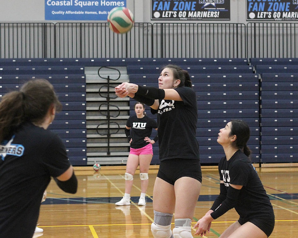 32065127_web1_230308-NBU-viu-volleyball-preview-1_1