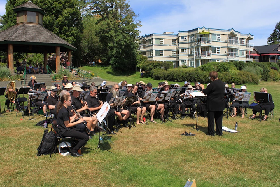 32878415_web1_230530-CVR-AE-Concertbands-1_1