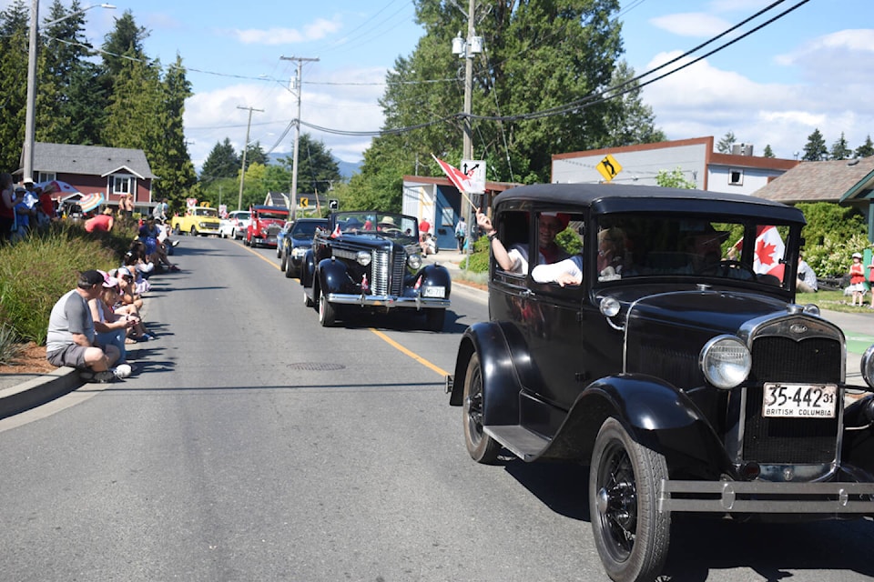 33091350_web1_220701-CVR-N-CanadaDayParade-pics_6